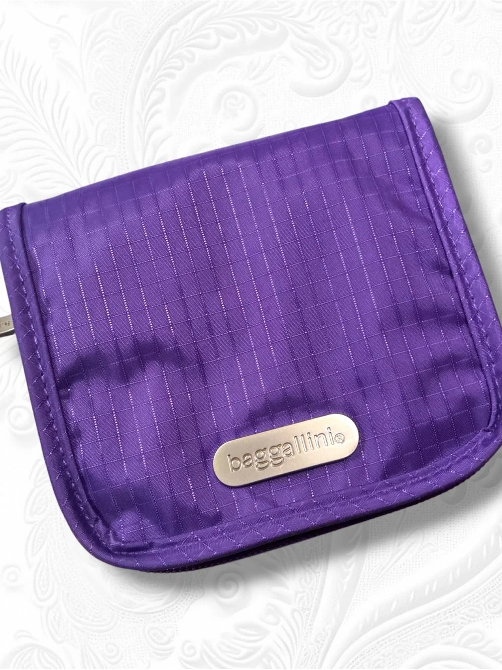 UNUSED Baggallini Lovely Purple Jewelry Zip Around Compact Organizer Travel